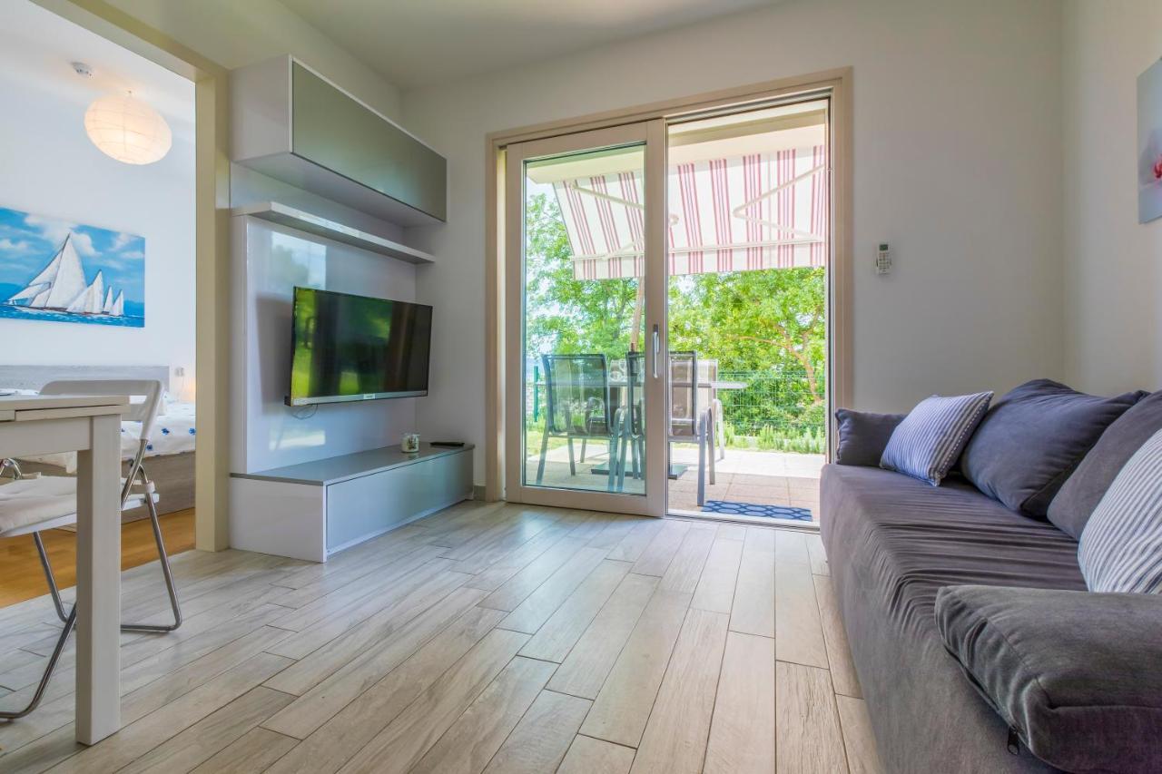 Mb Apartmani Crikvenica Exterior foto