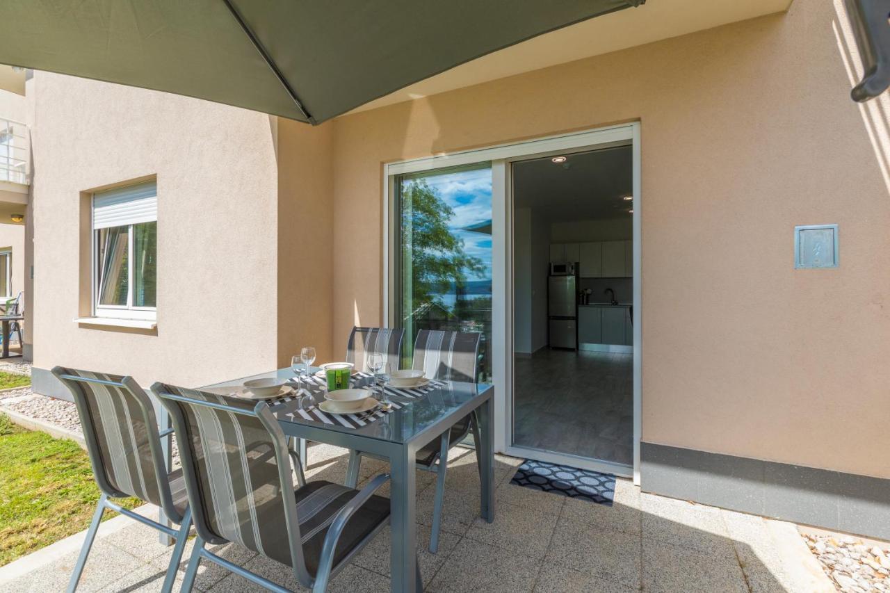 Mb Apartmani Crikvenica Exterior foto
