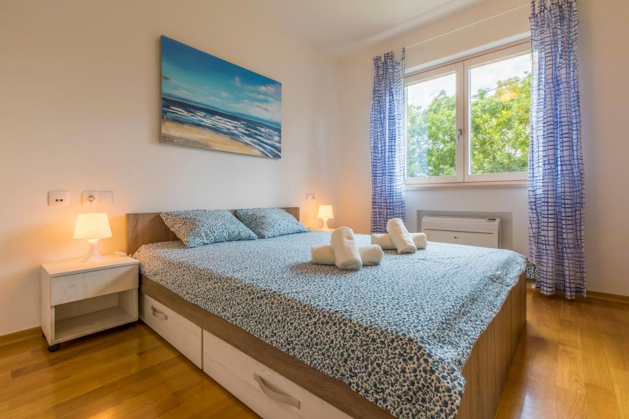 Mb Apartmani Crikvenica Exterior foto